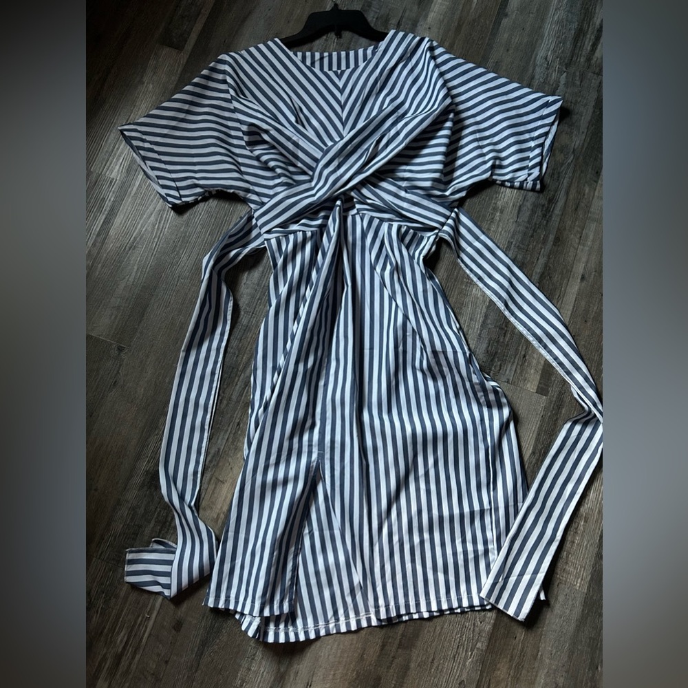 Women’s Blue & White Striped Back Tie Dress Size XL
